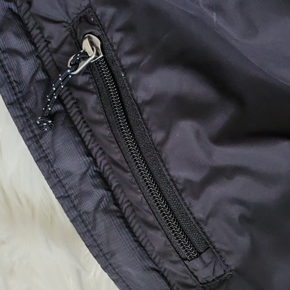 The North Face black lighter-weight patterned coat - Picture 11 of 12